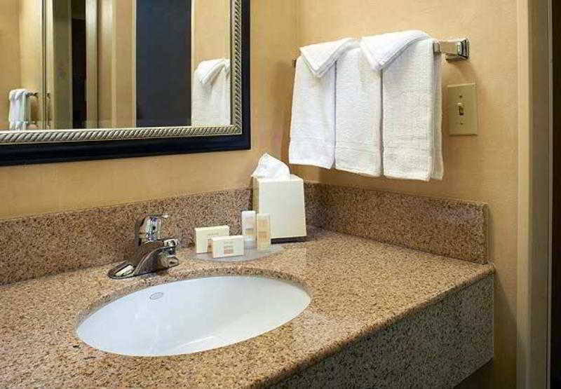 Courtyard Chicago Waukegan Gurnee - photo 26