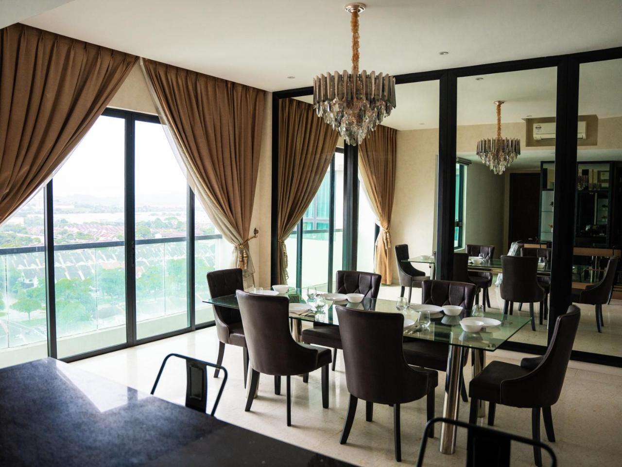 Artistic Marina View 3BR Permas w Bathtub & Seaview Balcony Permas by Our Stay — 4-Star Luxury Hotel in Johor Bahru, Malaysia