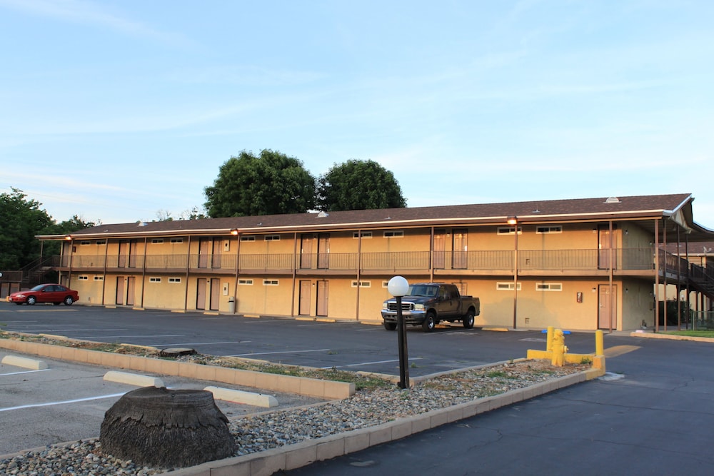 Menifee Inn - photo 14
