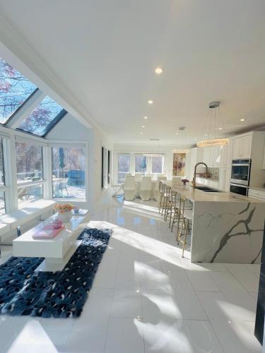 Mountain Vista Luxury Retreat — 4-Star Luxury Hotel in Pound Ridge, United States