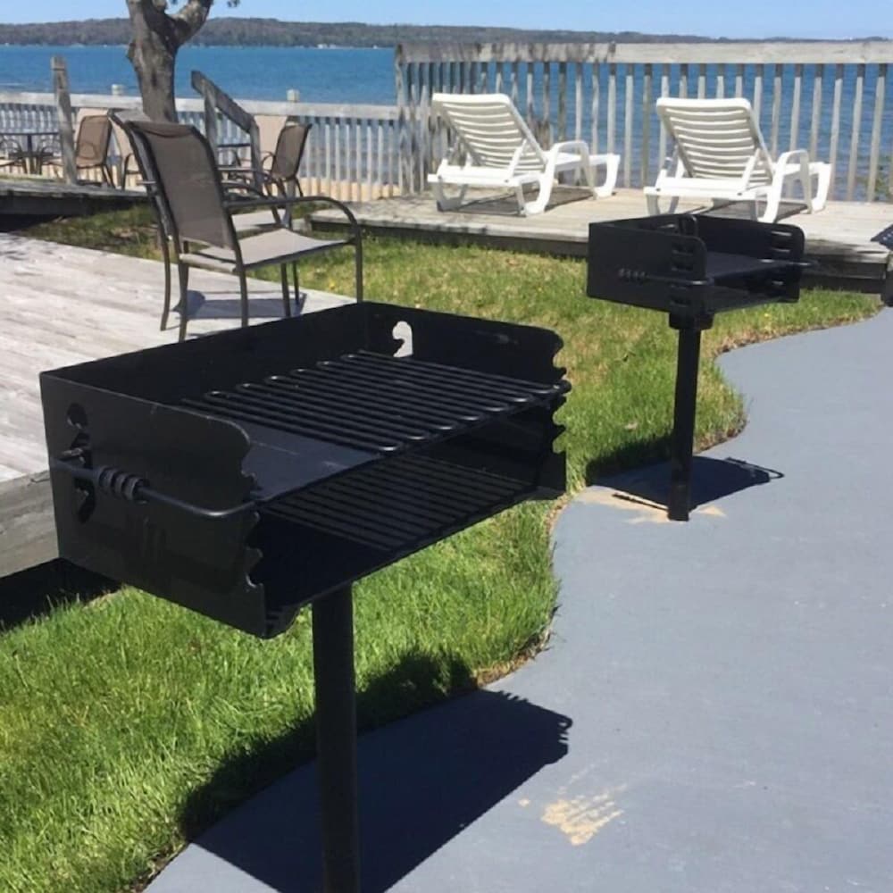 Brio Beach Inn - photo 42