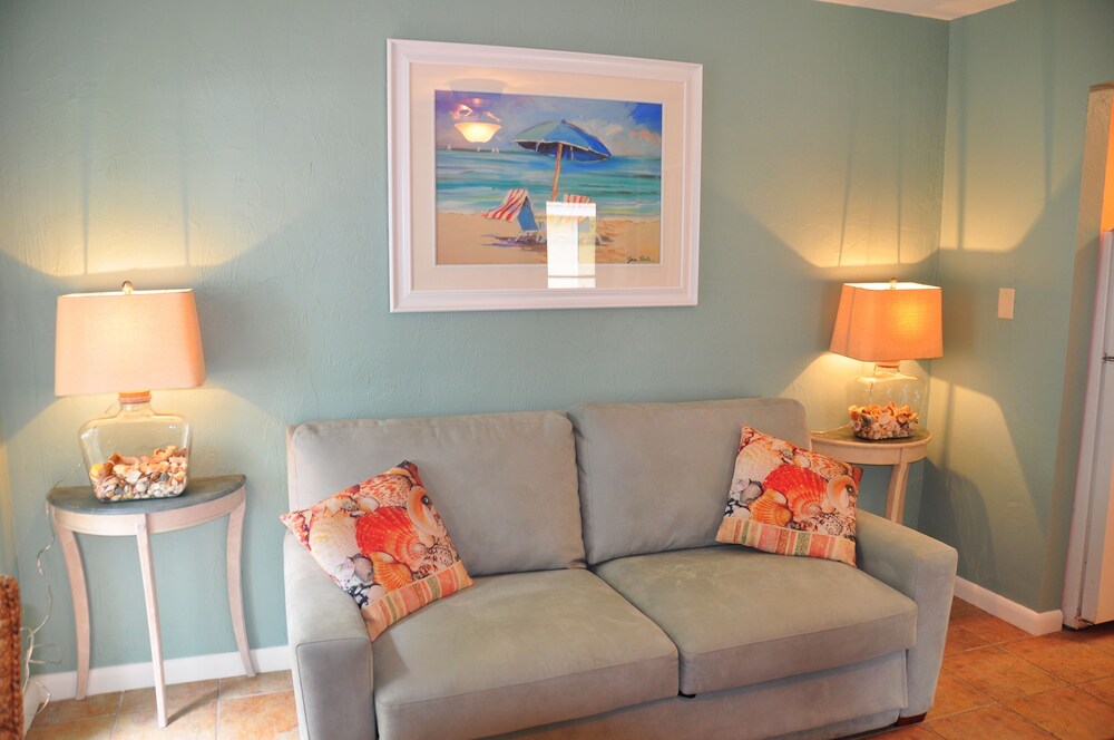 Lido Islander Inn - photo 35
