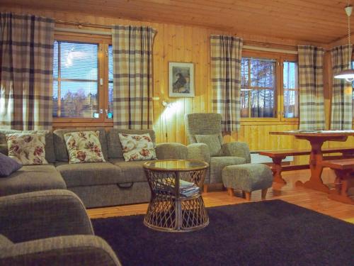 Holiday Home Rantaheikari — 4-Star Luxury Hotel in Hauho, Finland
