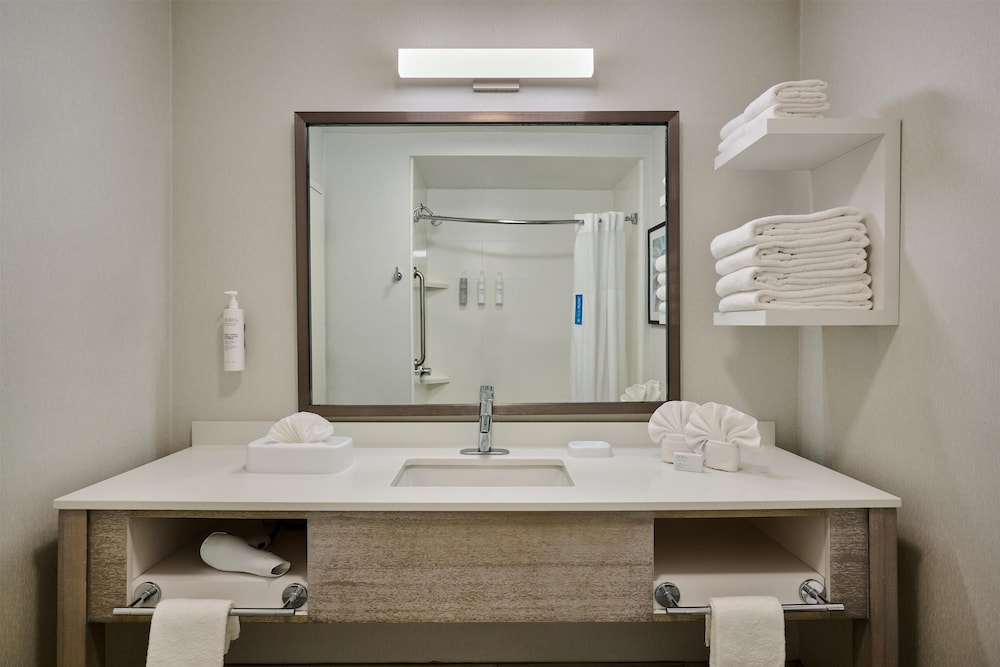 Hampton Inn & Suites Hermosa Beach - photo 43