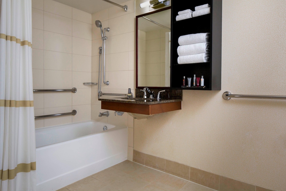 Los Angeles Marriott Burbank Airport - photo 20