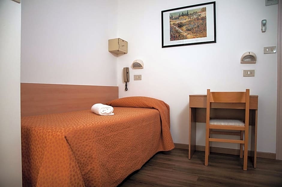 Hotel Ramona — Rimini