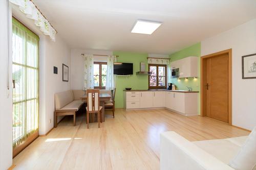 Stompferhof Familienapartment — Caldaro Sulla Strada Del Vino — photo 4