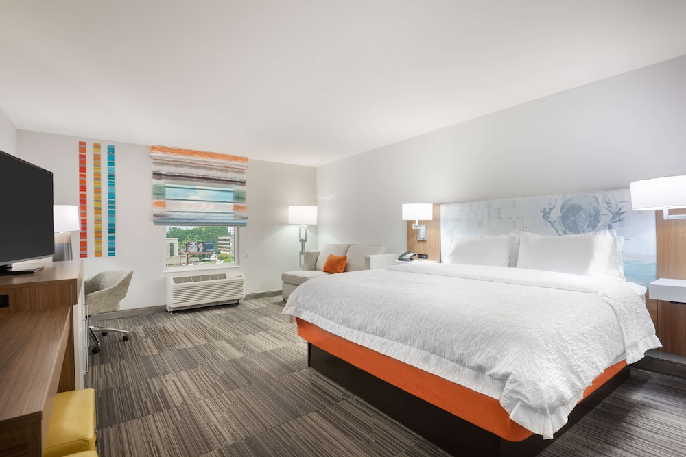 Hampton Inn & Suites Atlanta Buckhead Place - photo 6