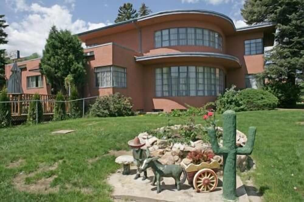 Rainbow Lodge and Inn - featured photo