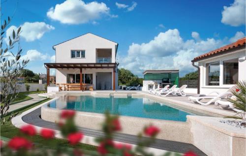 Gorgeous Home In Marcana With Sauna — 5-Star Luxury Hotel in Marcana, Croatia