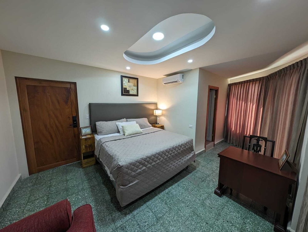 Hotel Abrego — hotel near Ilopango International Airport