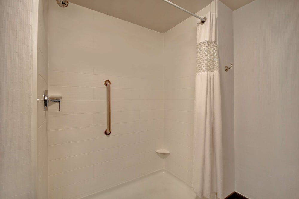 Hampton Inn & Suites Columbia South Fort Meade Area - photo 38