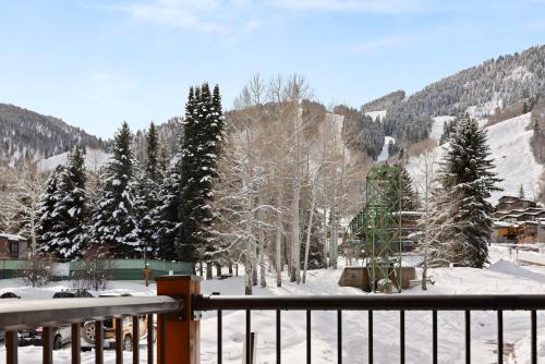 Southpoint 2D Prime Access to Aspen Mountain 2 BED 2 BATH with Stunning Mountain Views — Aspen — photo 5