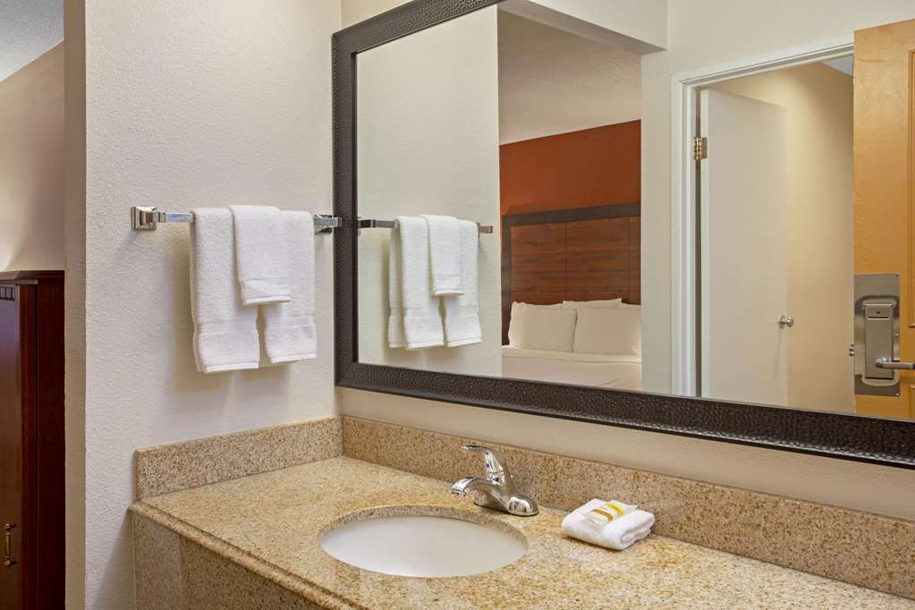 La Quinta Inn by Wyndham Auburn Worcester - photo 20