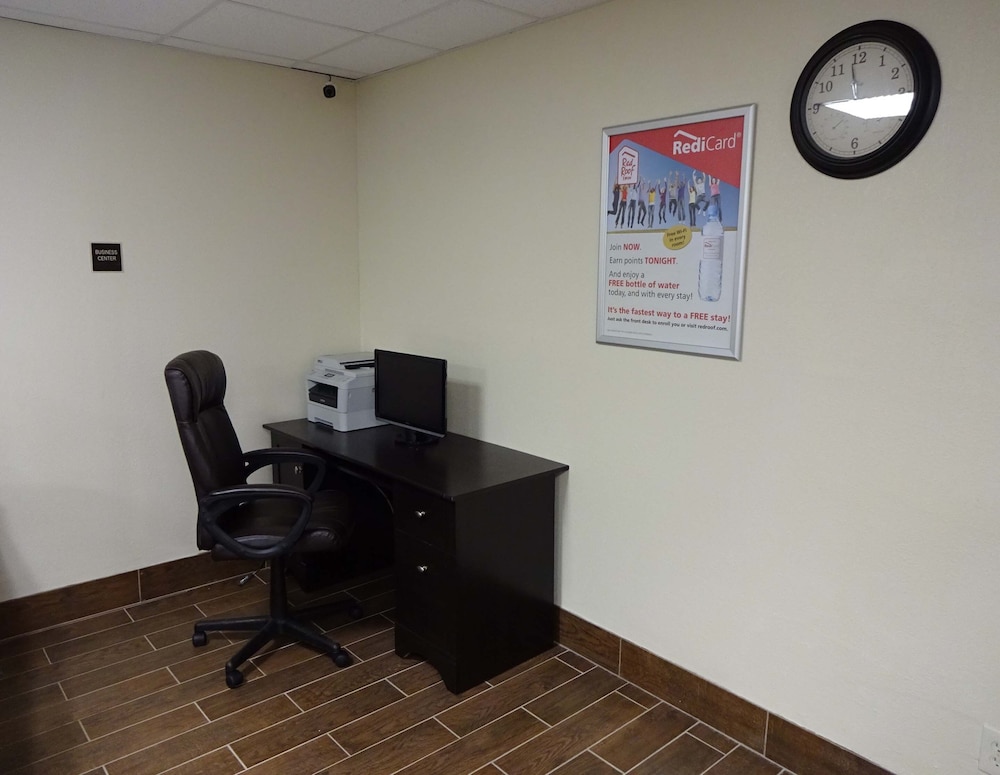 Red Roof Inn Indianapolis Castleton - photo 20