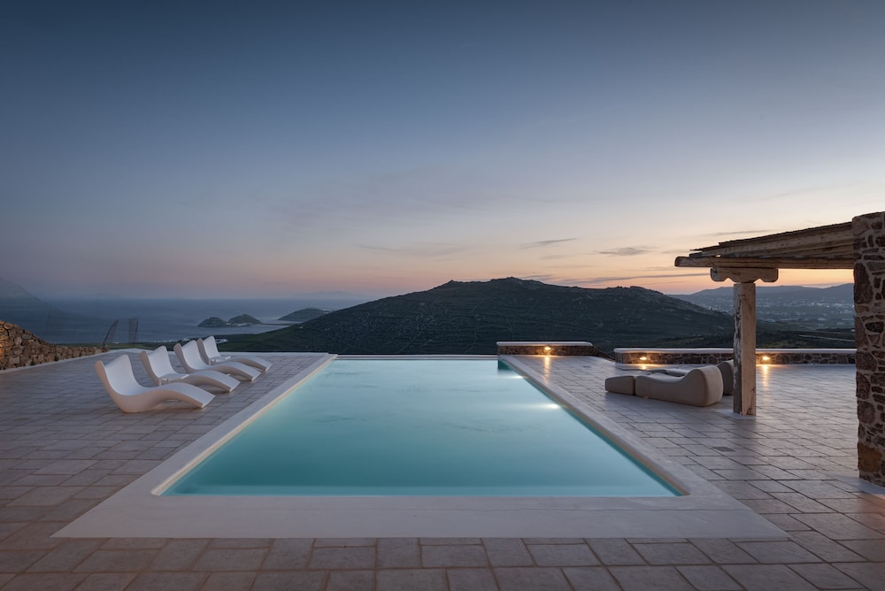 Mykonian Icon Villa — 4-Star Luxury Hotel in Mykonos, Greece