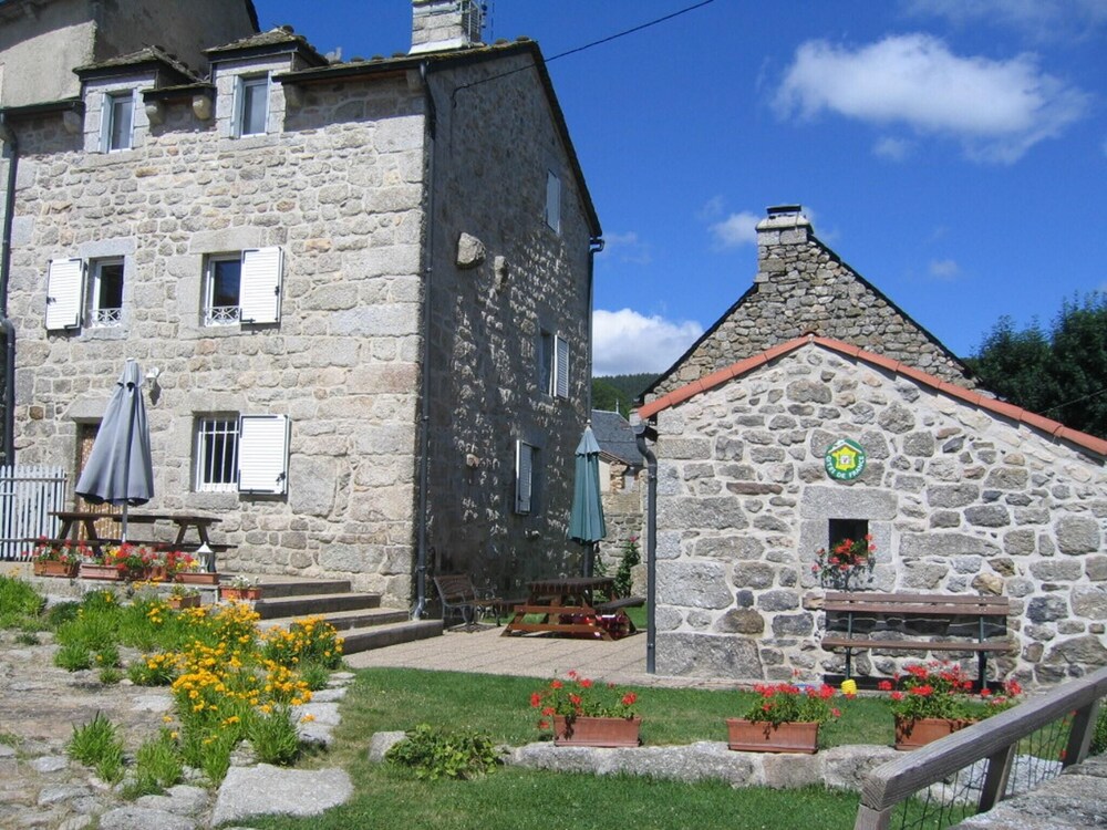 House With 3 Bedrooms in Le Malzieu forain With Wonderful Mountain Vi — 4-Star Luxury Hotel in Le Malzieu-Ville, France