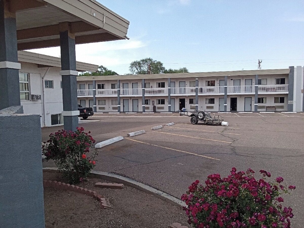 Welcome Inn And Suites - photo 26
