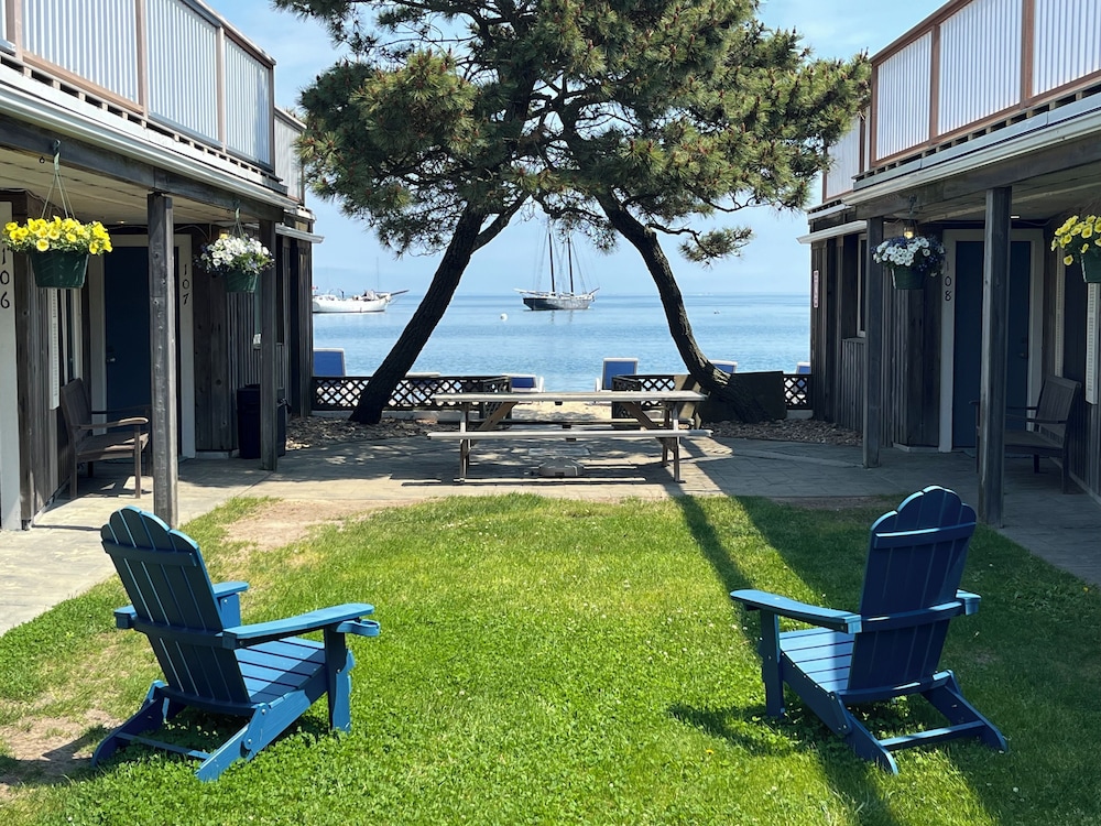 Vineyard Harbor Motel Private Beach - photo 409