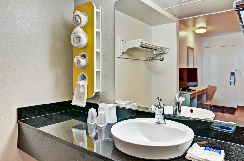Motel 6 Pittsburgh PA Crafton - photo 23