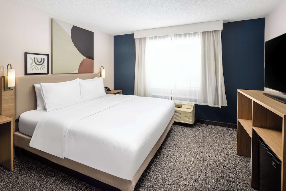 Spark by Hilton Salt Lake City Airport - photo 4