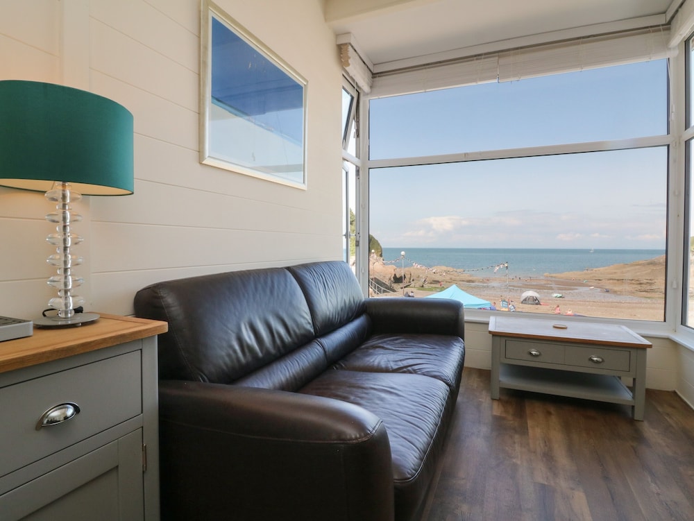 At the Bay Apartment — 4-Star Luxury Hotel in Ilfracombe, United Kingdom