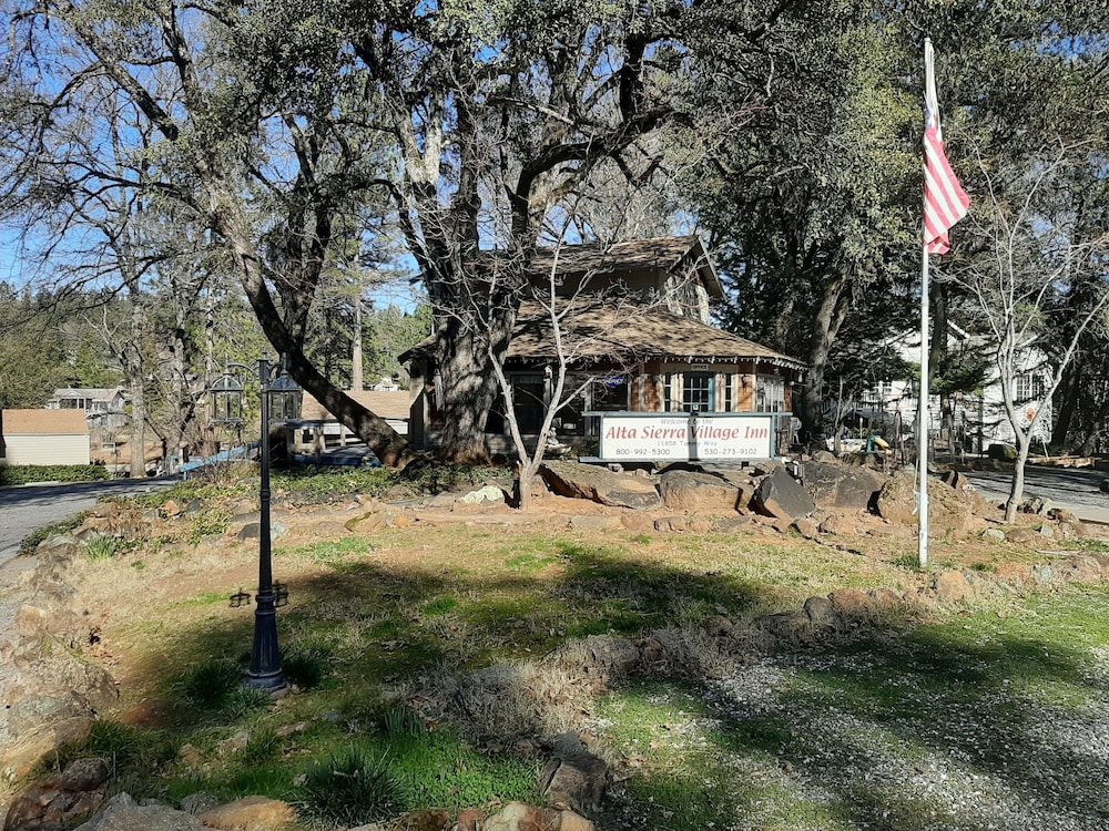 Alta Sierra Village Inn - photo 2