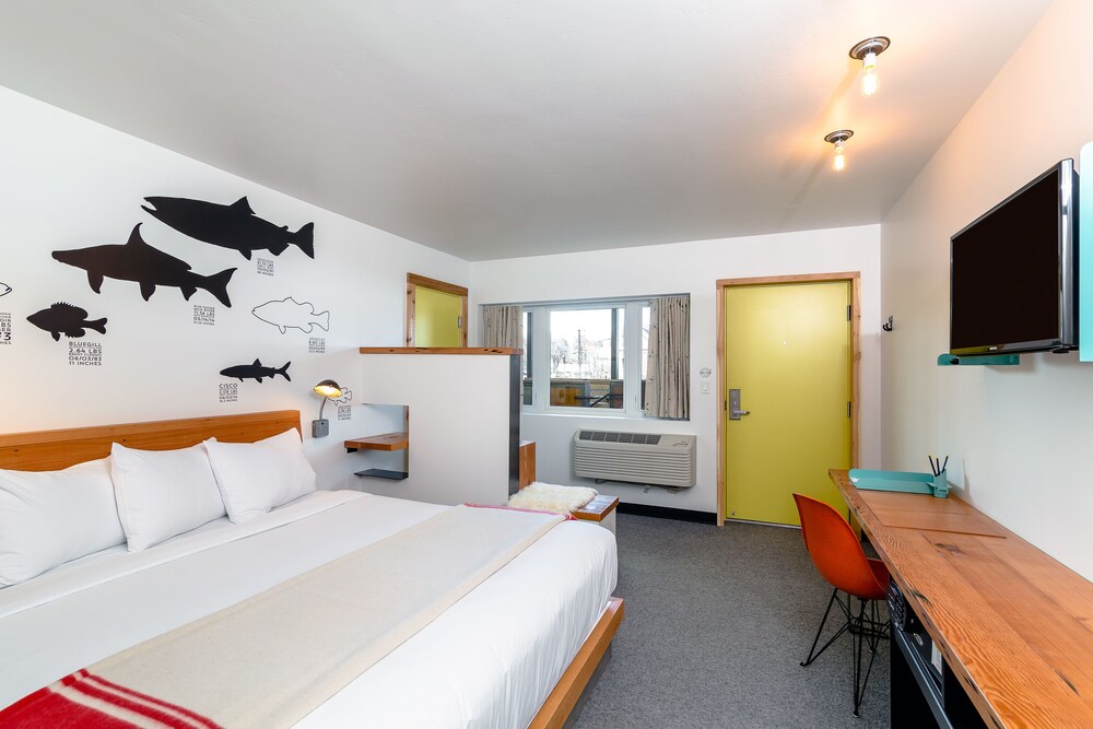 The Lark Bozeman - photo 14