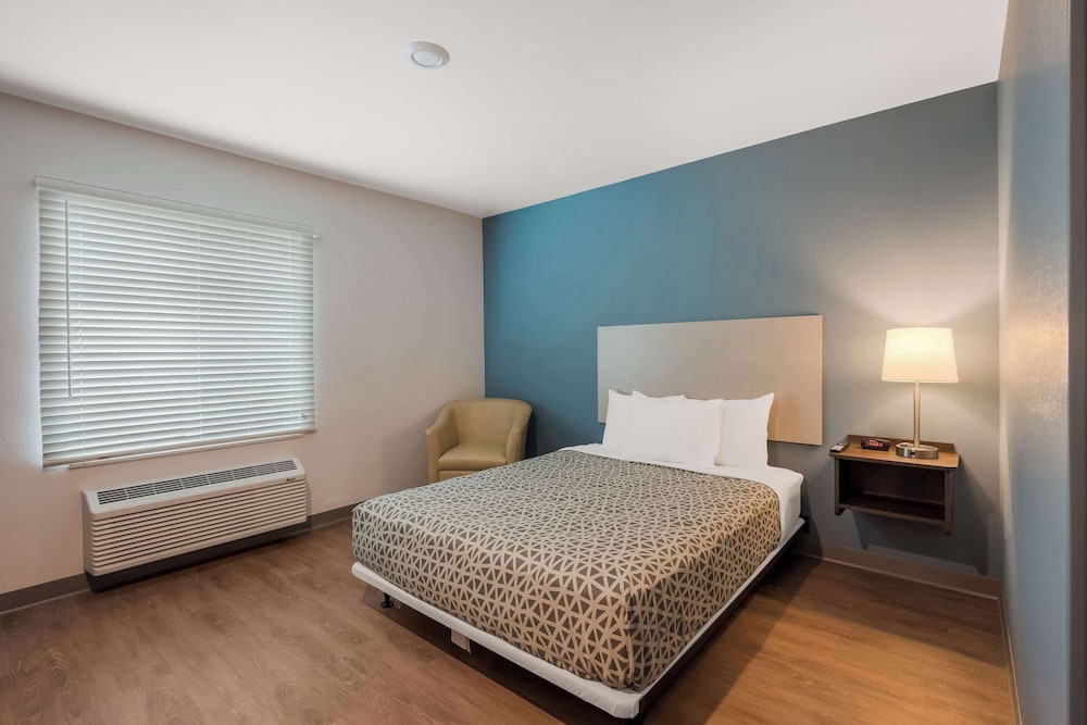 WoodSpring Suites Bellflower Los Angeles - photo 11