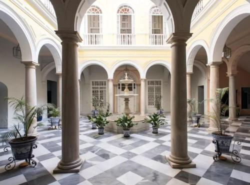 Pajaritos Suite Apartment Private parking included — 4-Star Luxury Hotel in Sevilla, Spain