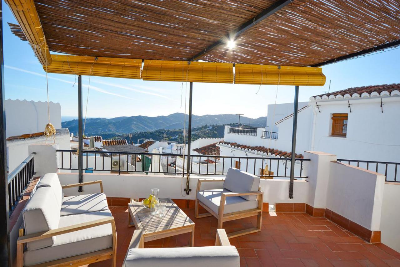 Casa Rosario Frigiliana Large Historic Townhouse with Amazing Roof Terrace Hansonholiday Rentals — 4-Star Luxury Hotel in Frigiliana, Spain