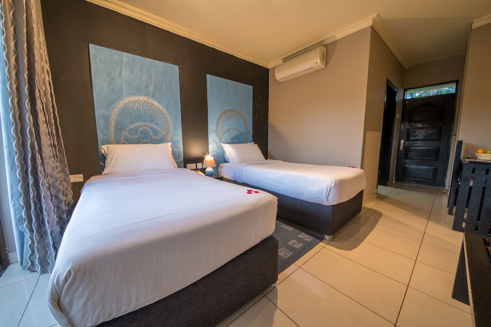 Dolphin Suites — Kampala — photo 5