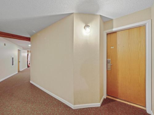 116 Edgewater Inn in Charlevoix, United States