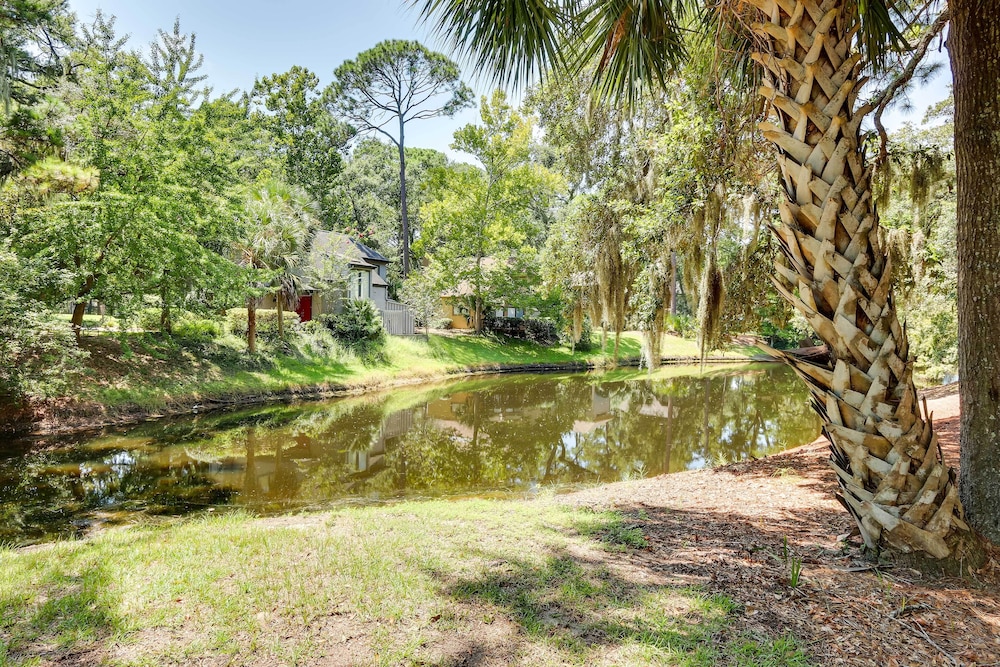 Hilton Head Resort Condo w Pool Access - photo 25