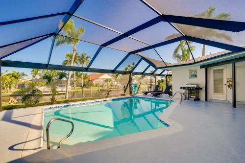 Screened Lanai with TV Waterfront Cape Coral Home — 4-Star Luxury Hotel in Cape Coral, United States