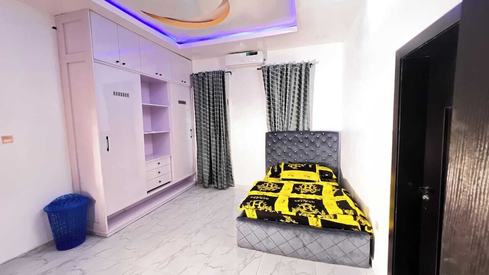 Danny's Shortlet Apartment — 4-Star Luxury Hotel in Osogbo, Nigeria