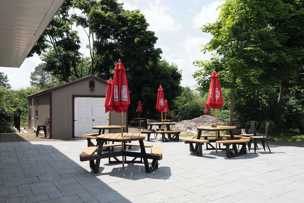 Fireside Inn & Suites Bangor - photo 52