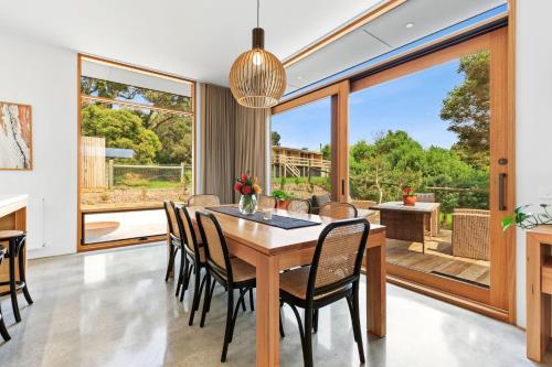 Refresh At Lonnie — Point Lonsdale — photo 5