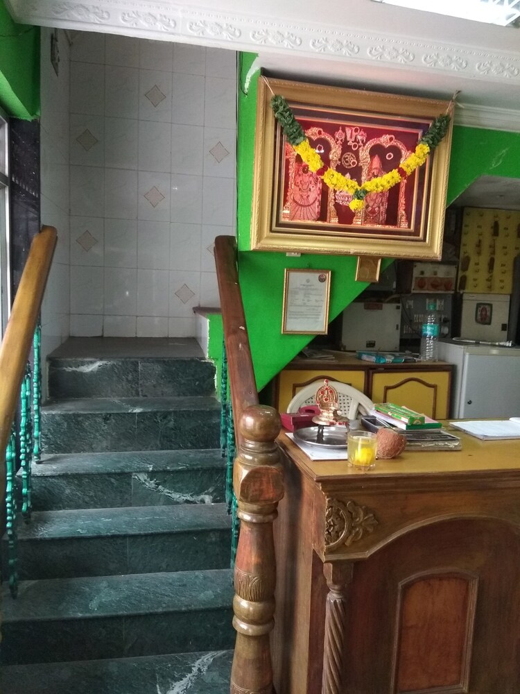 Iroomz Sai Relax Resiodency in Tirupati, India