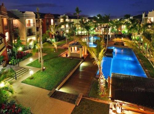Paradise resort living one bedroom apartment — hotel in Westcourt