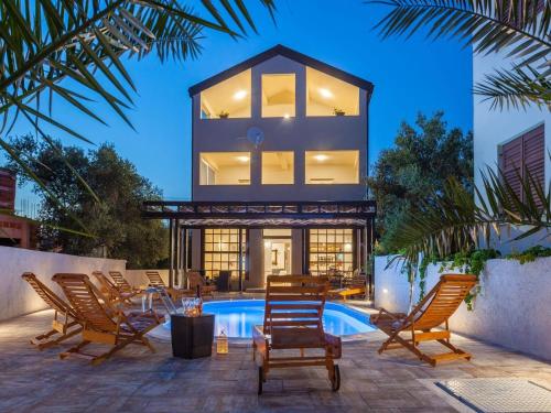 MY DALMATIA Seaside villa Marin with private heated pool — 4-Star Luxury Hotel in Sveti Petar U Sumi, Croatia