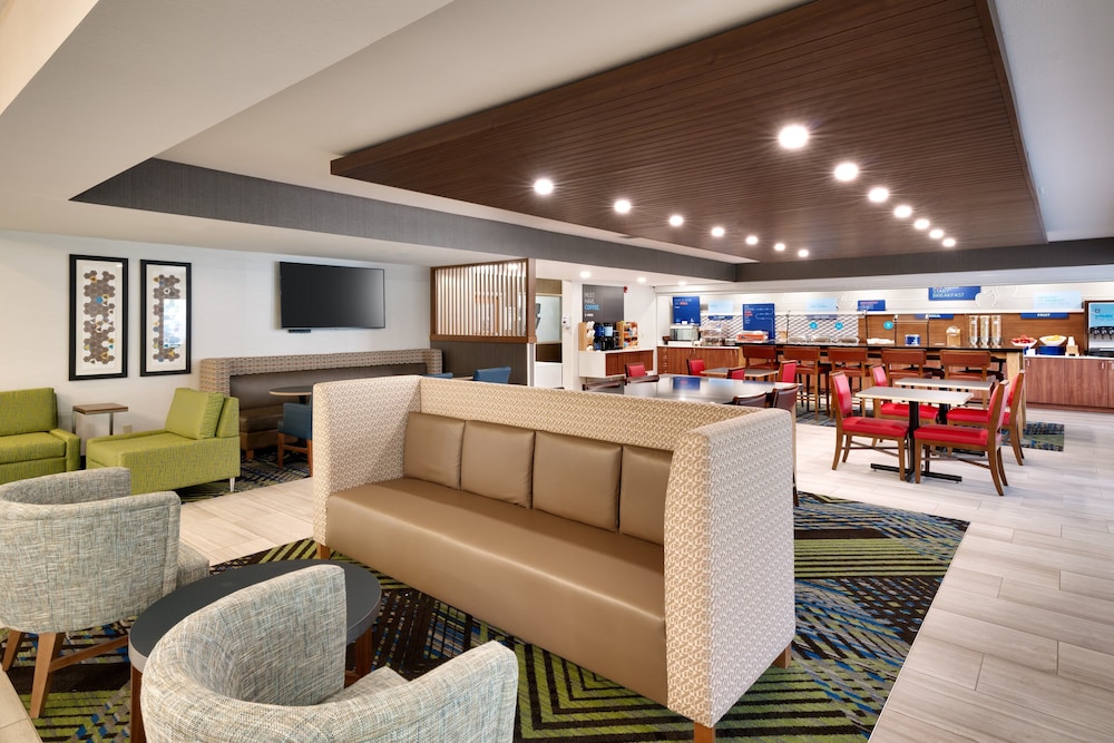 Holiday Inn Express Mitchell by IHG - photo 31