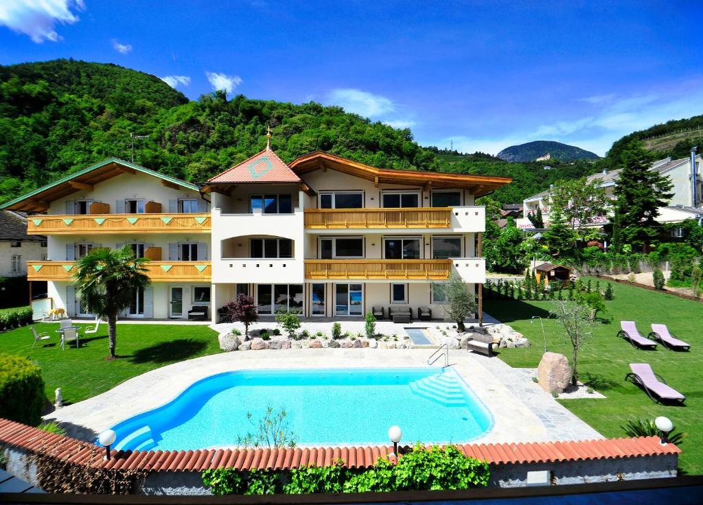 Hotel Mehrhauser — hotel in Nalles