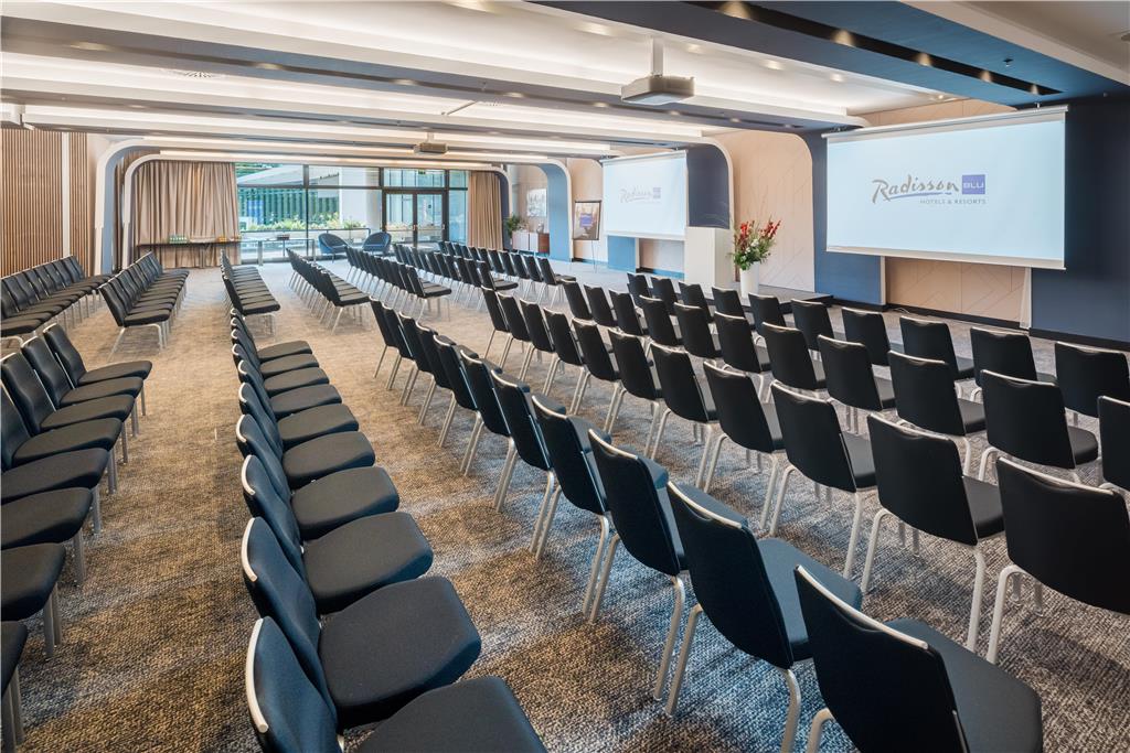 Los Angeles theatre styel