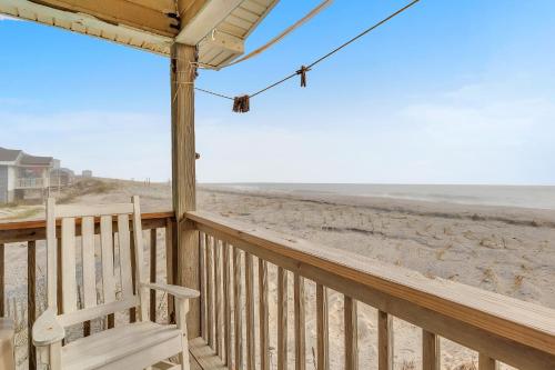 Cabana Boy by Oak Island Accommodations - photo 32