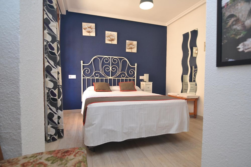 Hostería El Bodegón De Gredos - carbon neutral hotel in Arenas De San Pedro