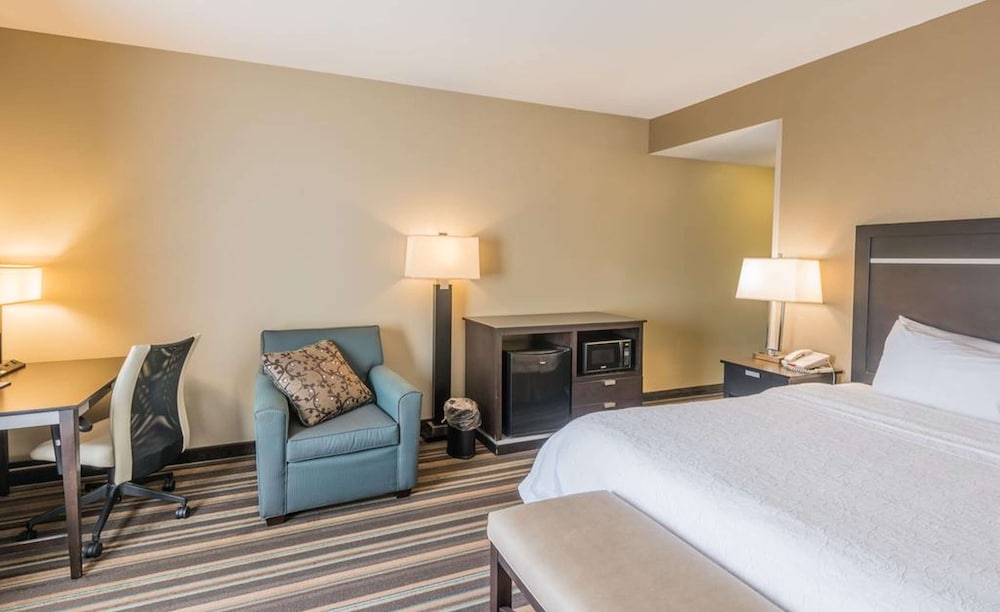 Hampton Inn New Albany - photo 23
