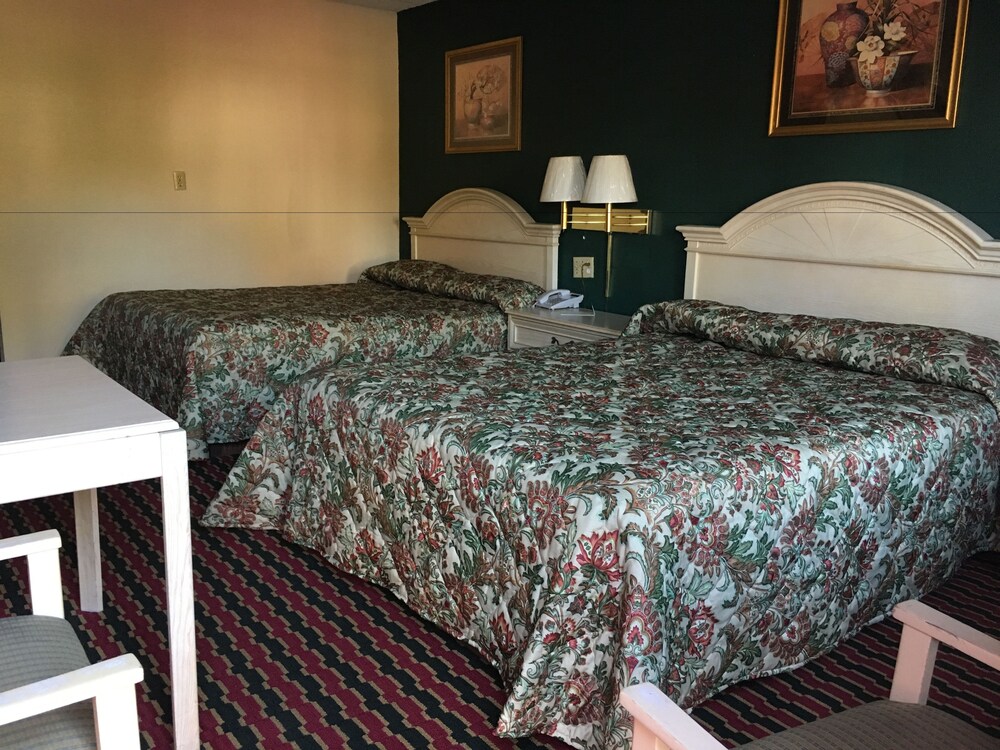 Quality Quarters Inn - photo 10