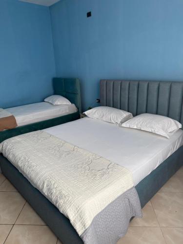 Spacious Triple Room With Balcony — Kamez