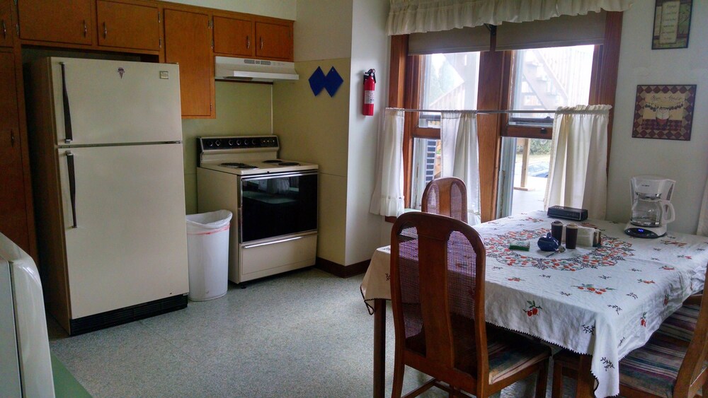 Fish & Loaves B&B - photo 40